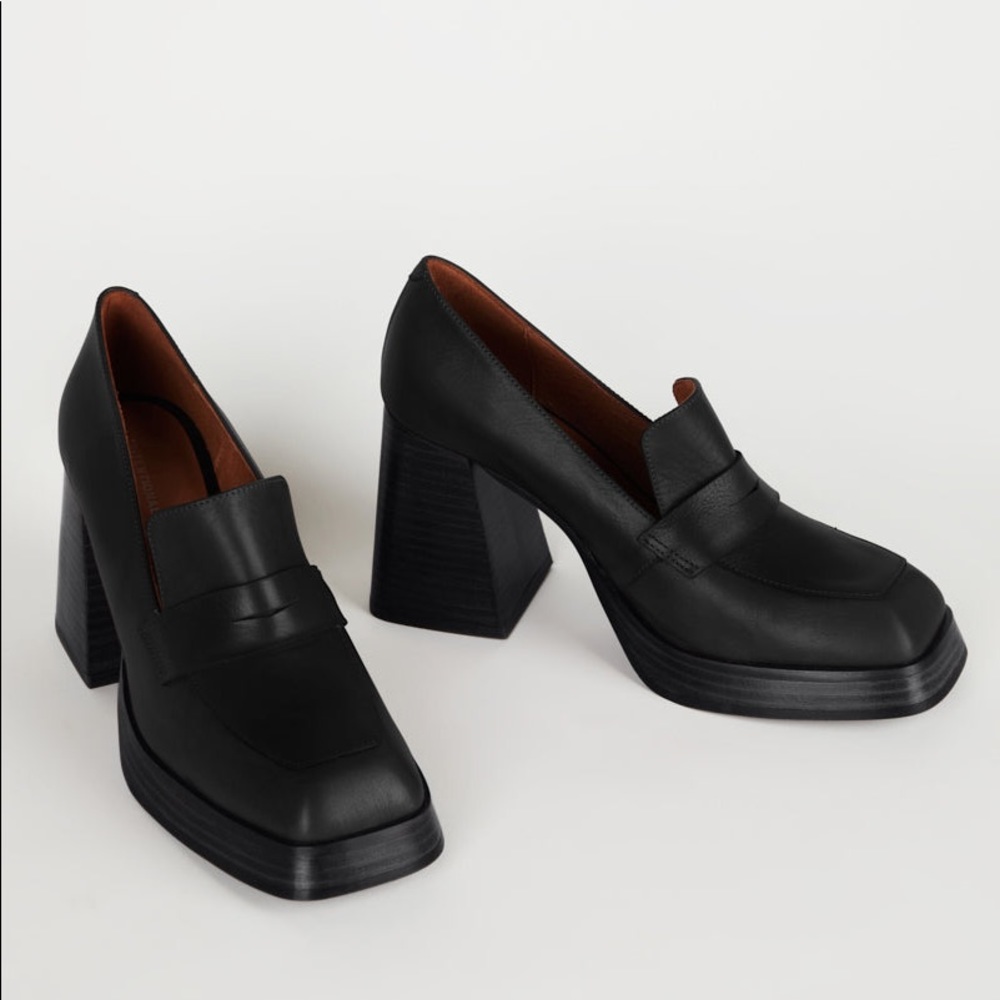 NWT Intentionally Blank Moore Heeled Loafers